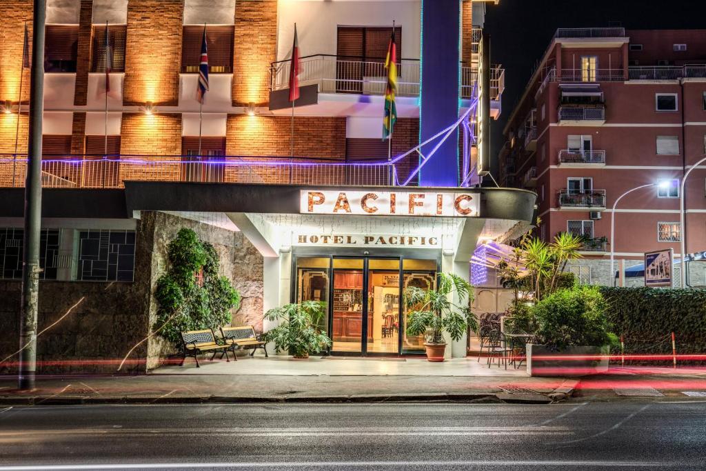 Hotel Pacific Photo 16