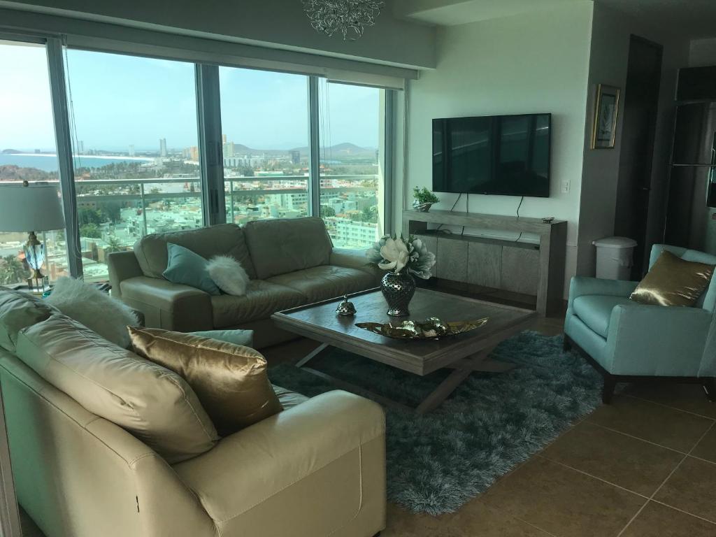 Big Luxury Condo - Zona Dorada - 3
