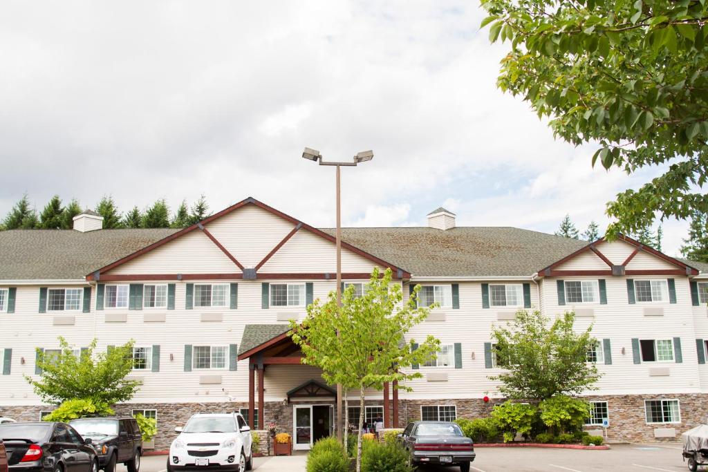 FairBridge Inn and Suites DuPont photo