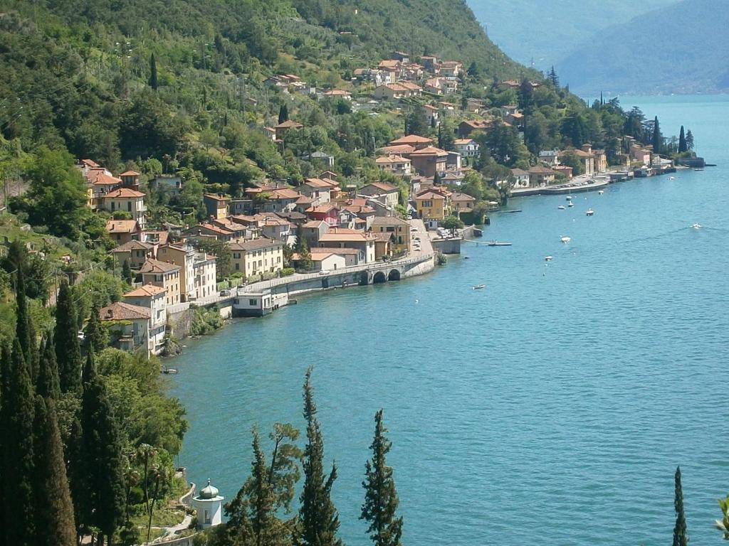 CASA IN RIVA AL LAGO - 3