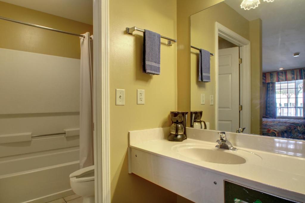 Key West Inn - Childersburg photo