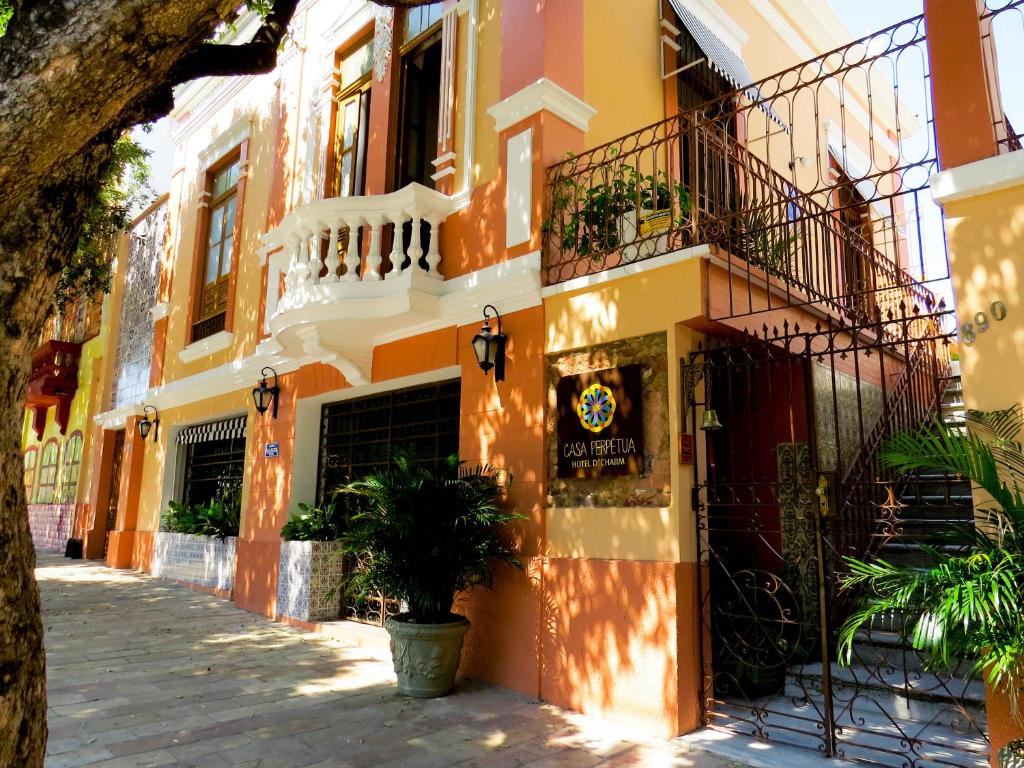 Casa Perpetua Hotel D Charm — Hotel in Manaus