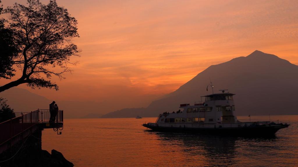 CASA IN RIVA AL LAGO - 2