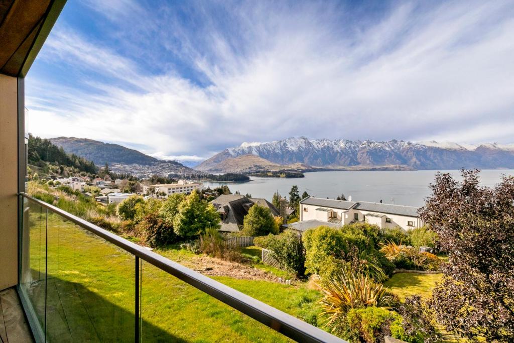 Falcon's View Queenstown photo