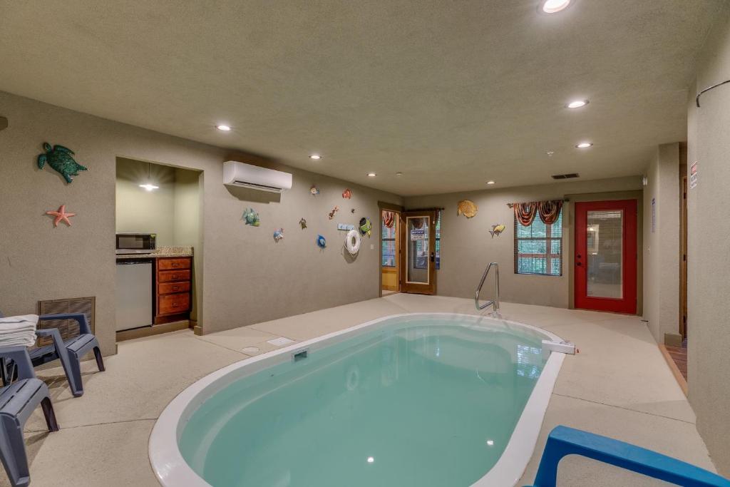 Swimmin' in the Smokies chalet, Gatlinburg