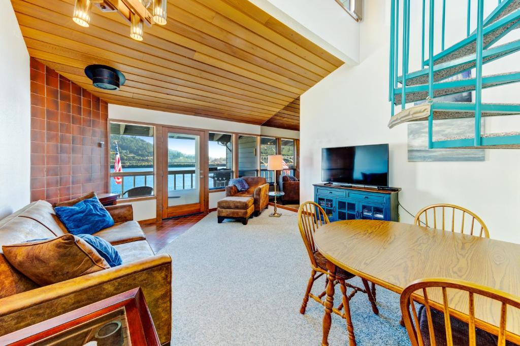 Riverview Retreat — Hotel in Gold Beach (OR)