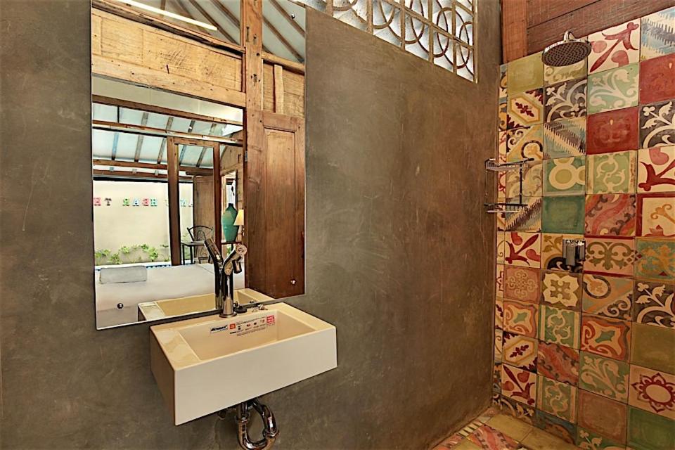 Villa Joglo Batu Belig photo