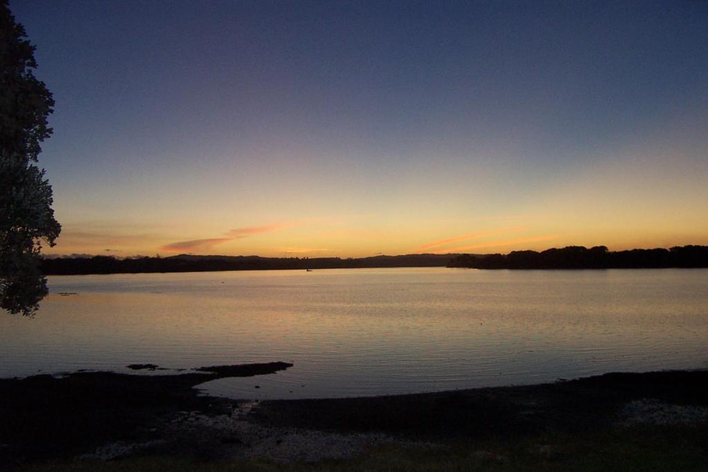 Absolute Waterfront Serenity Near Auckland photo