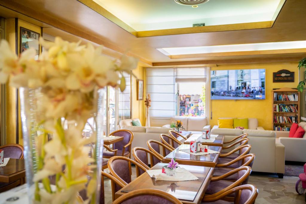 Hotel Harry's — Restaurant & bars in Jesolo, Veneto