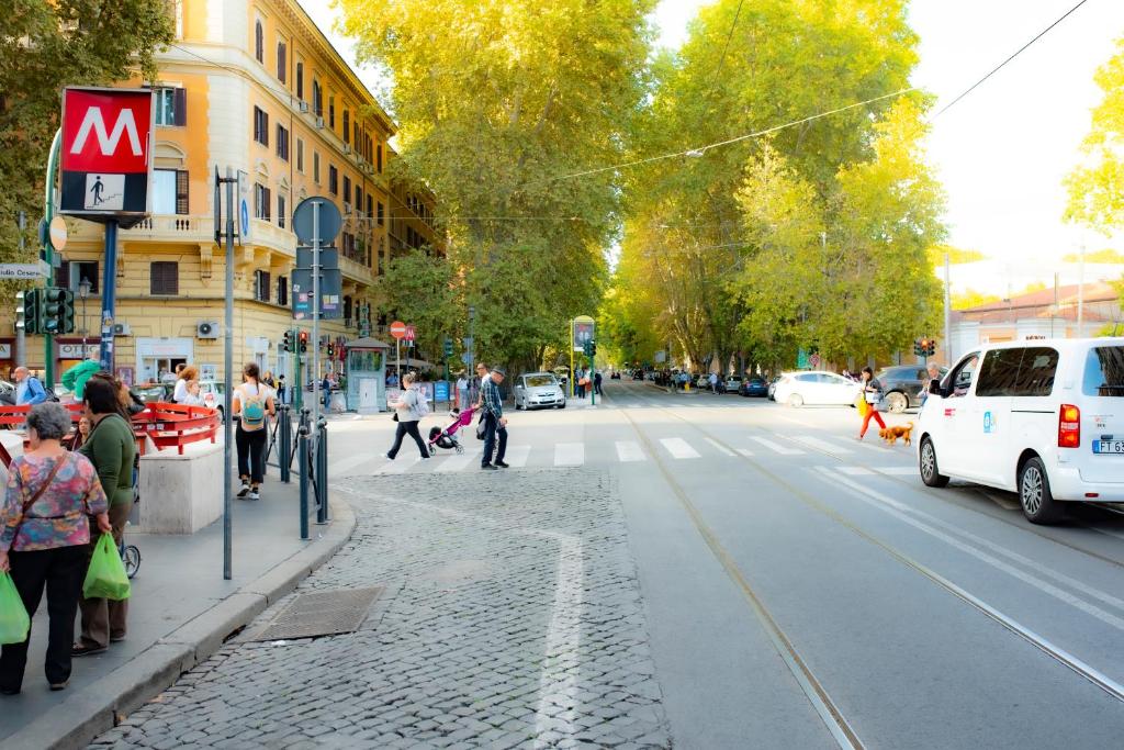 สภาพแวดล้อมโดยรอบ