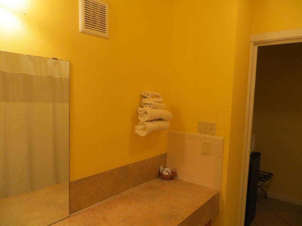 Cottonwood Inn photo