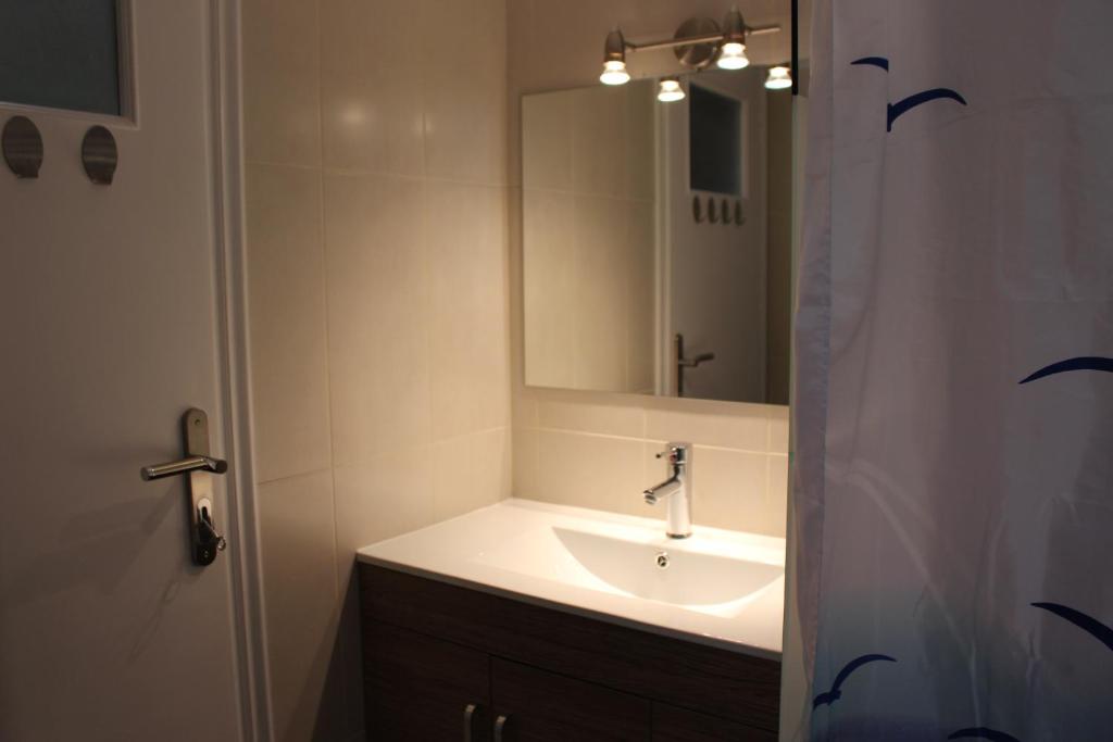 Comfortable apartment in the center of Athens photo