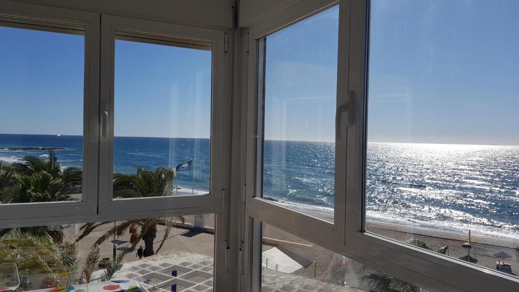 Beachfront 82 - 5