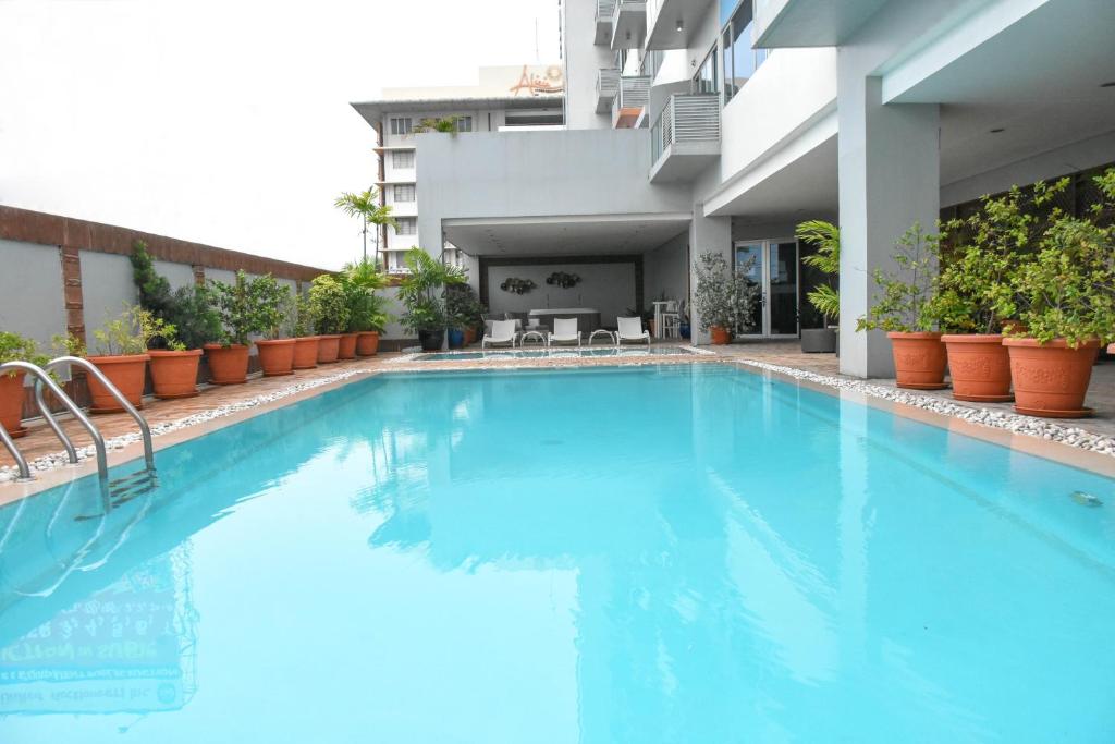 Swimming pool
