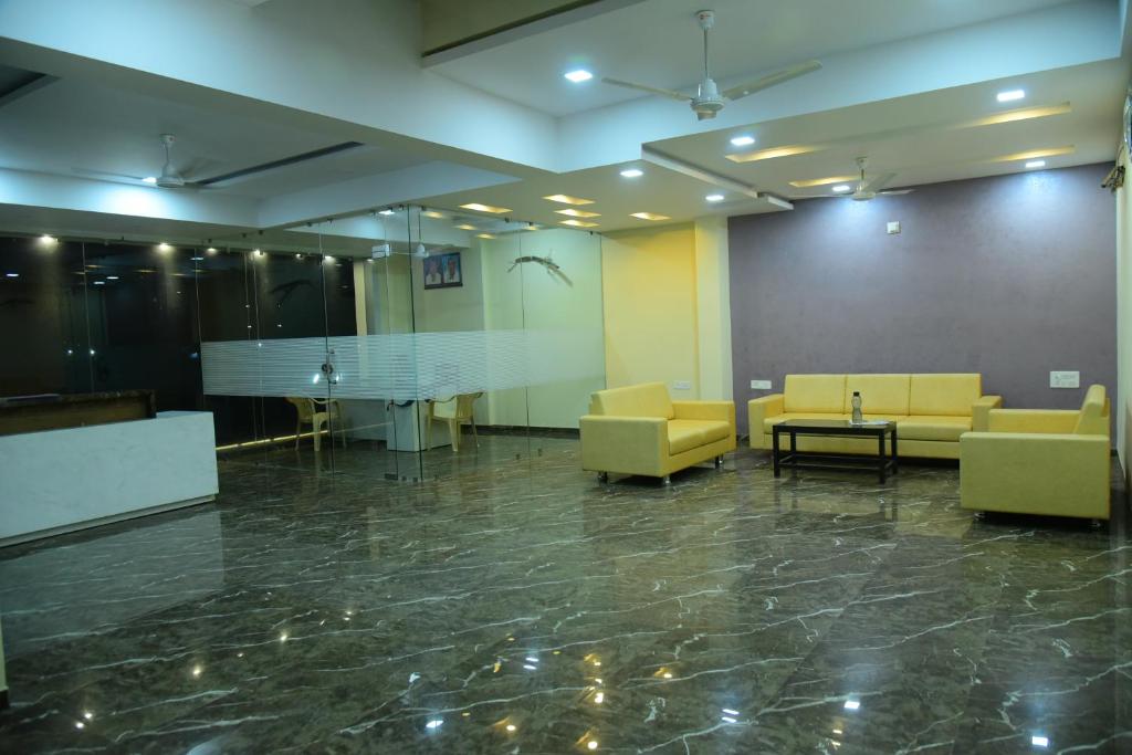 Hotel Savera Palace photo