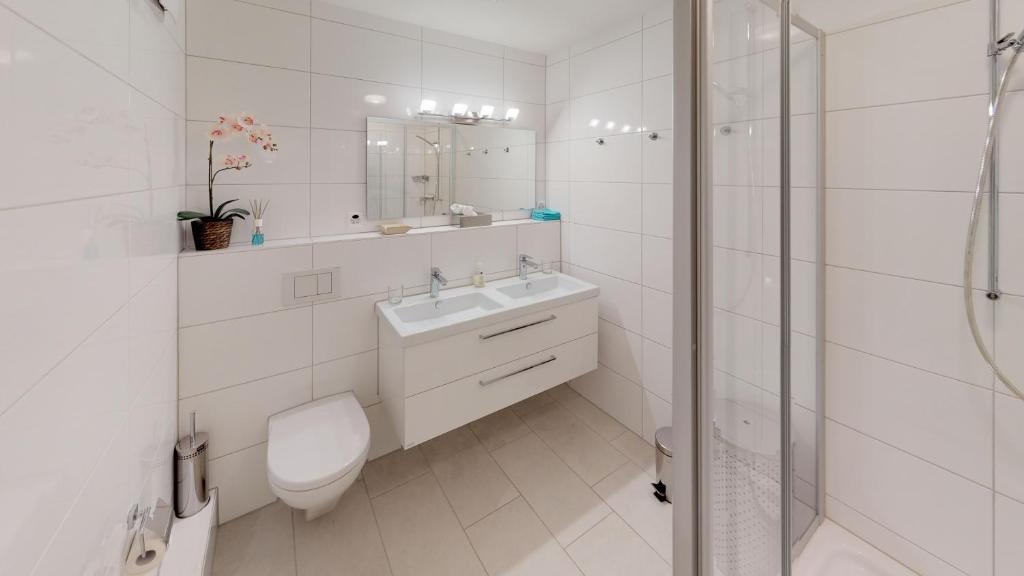 Unique Serviced Living @ Basel Waterfront (9001) photo
