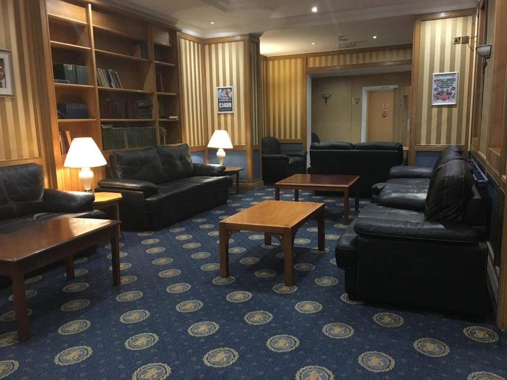 Shared lounge/TV area, Carrington House Hotel in Bournemouth