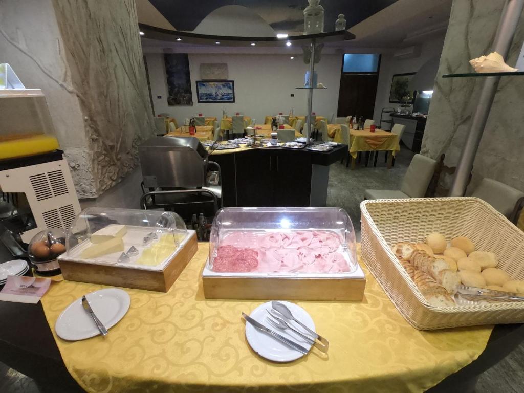 Hotel Roma - 4