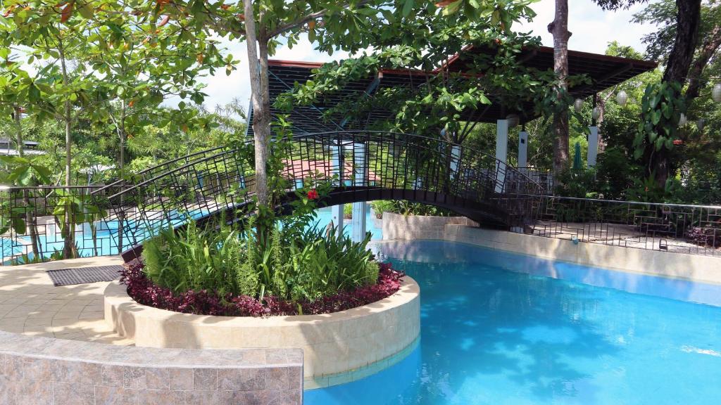 Fernvale Leisure Club and Resort photo