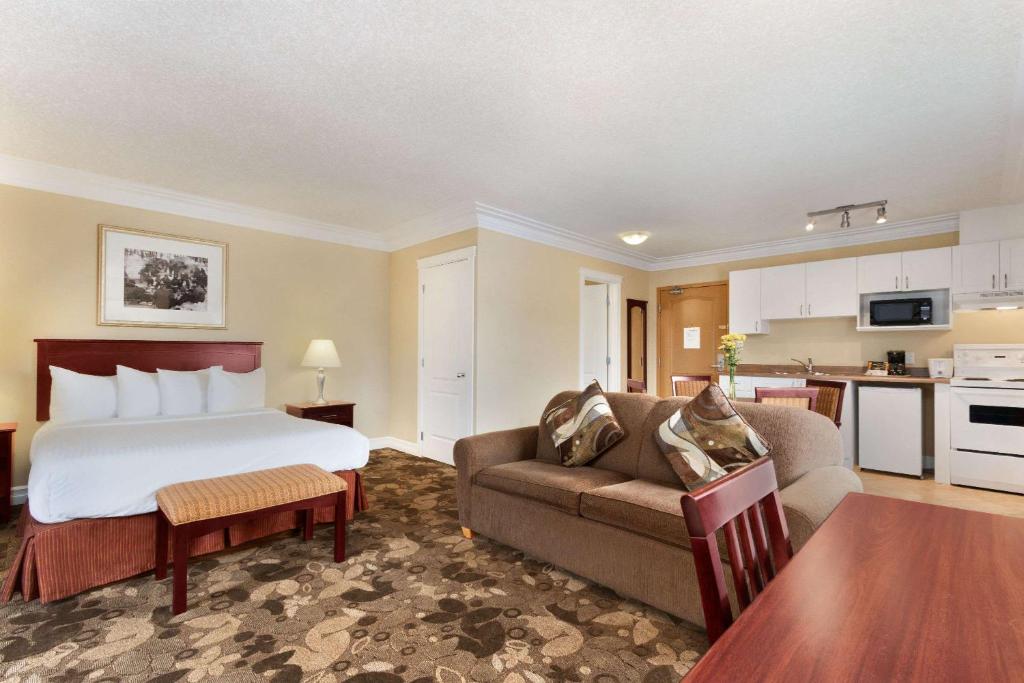 2. Nova Inn..