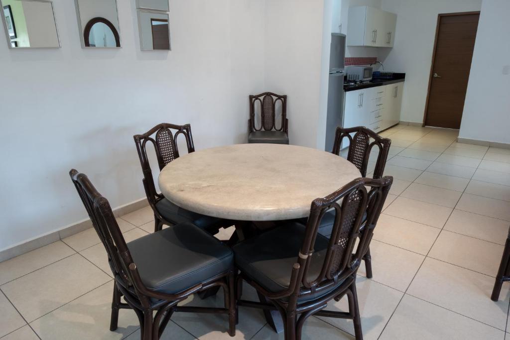 Apartamentos Torre II Condominios photo