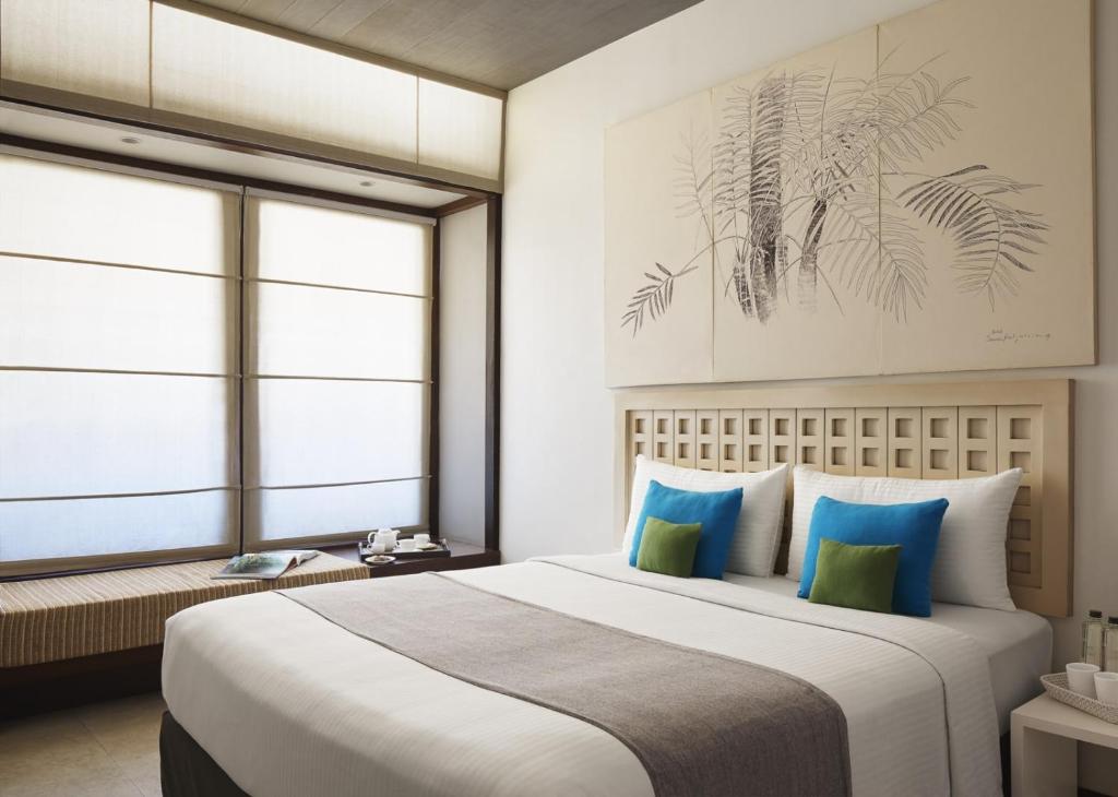 Blue Breeze, Negombo