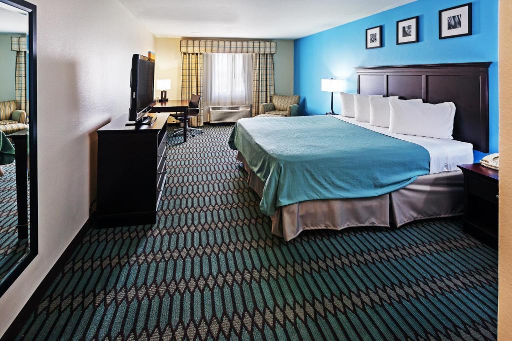 Country Inn & Suites by Radisson, Lubbock, TX photo