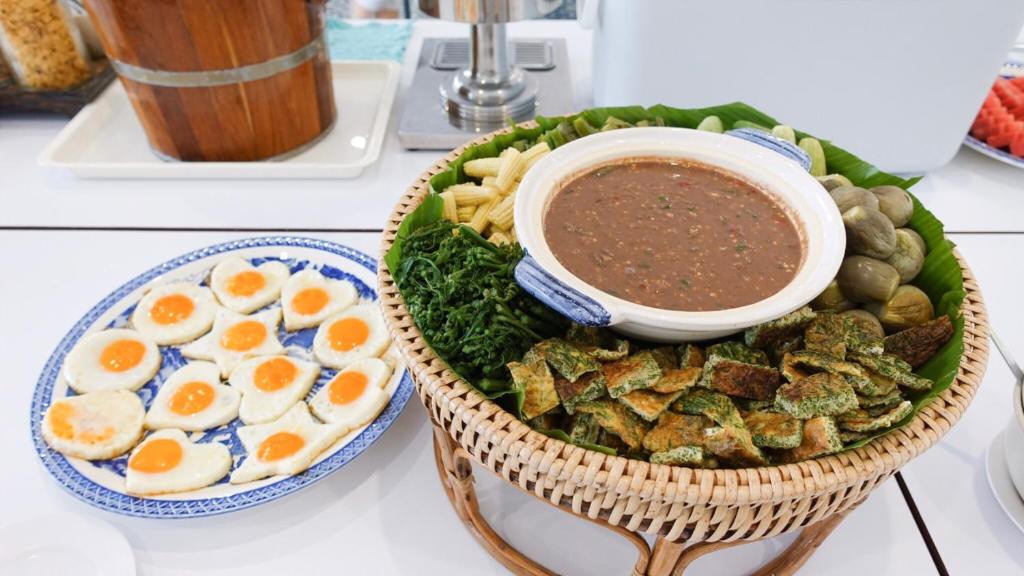 อาหารและเครื่องดื่ม