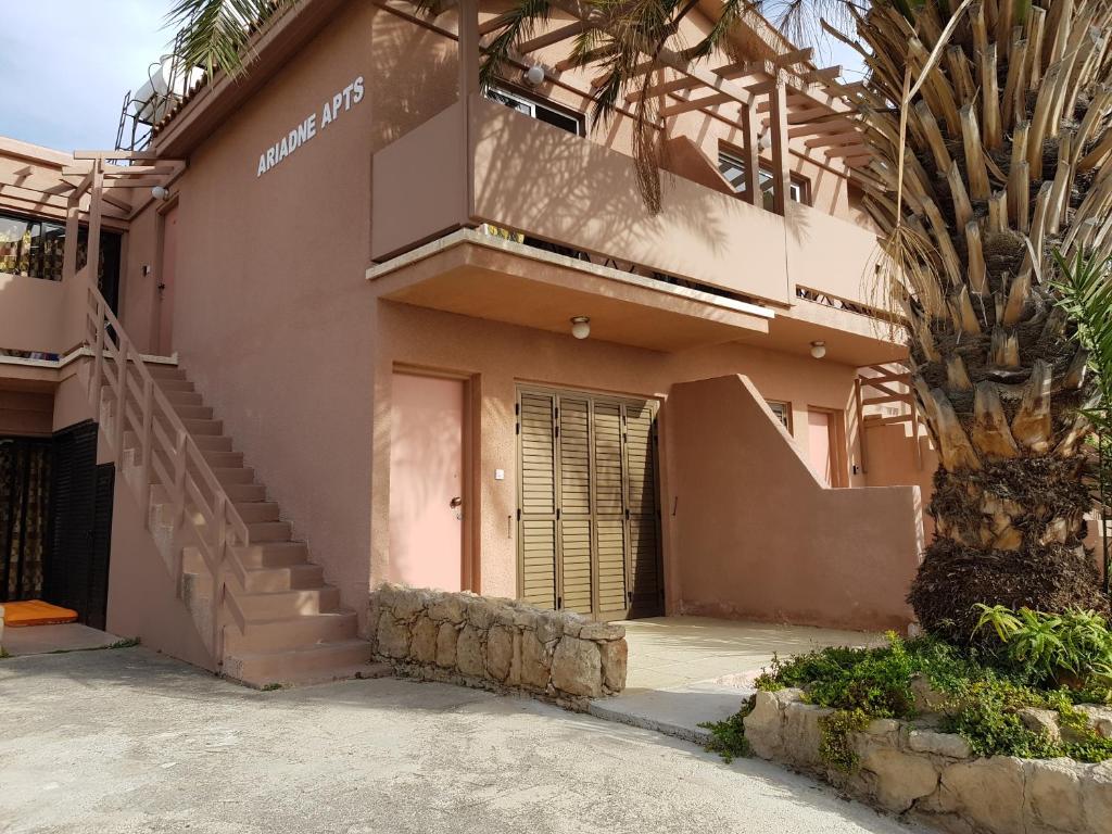 Ariadne apt 103 -300m from Lighthouse beach photo