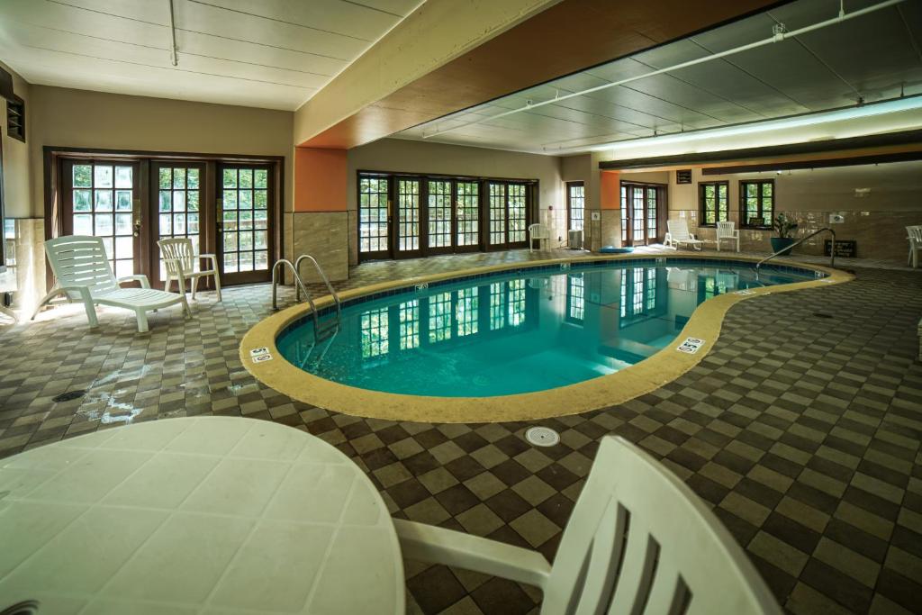 Swimming pool, Spring House Inn in Porter (IN)