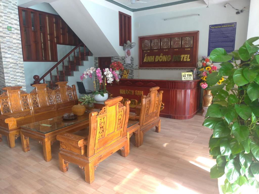 Khách sạn Ánh Đông