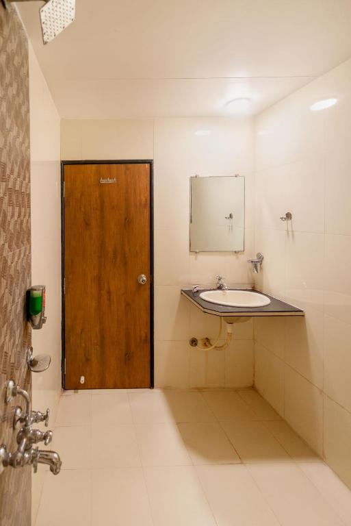 Hotel Sheetal Plaza photo