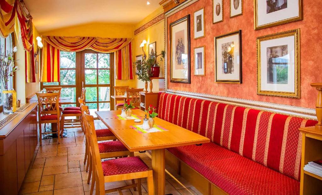 Pension Zum Schmidbacker photo