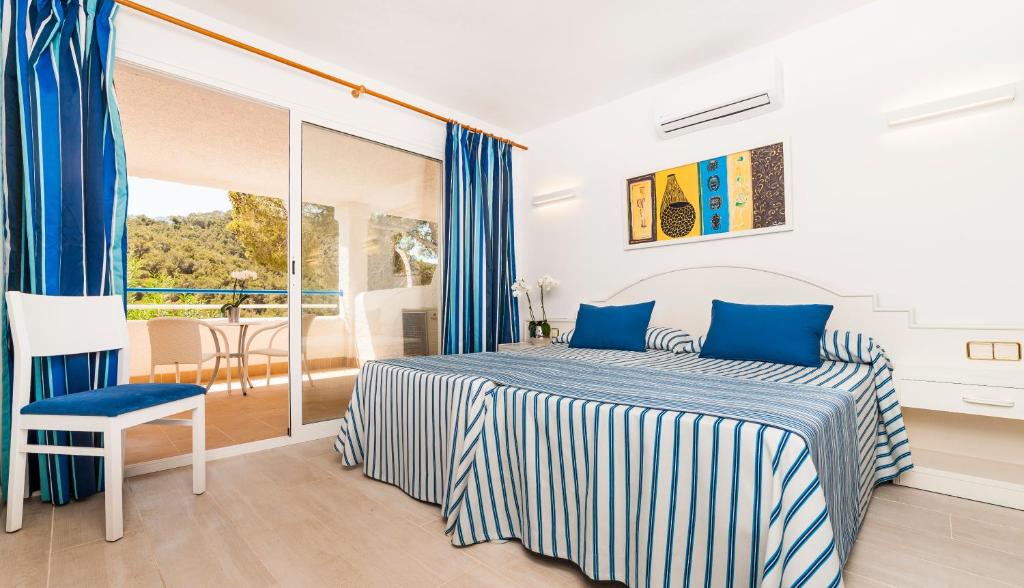 Globales Montemar — Hotel rooms in Santa Eulalia, Balearic Islands