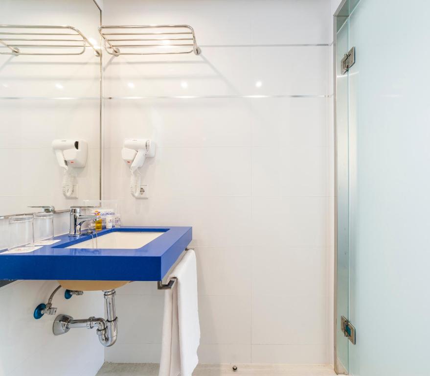 Globales Montemar — Hotel rooms in Santa Eulalia, Balearic Islands