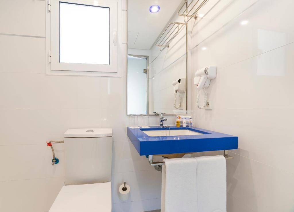 Globales Montemar — Hotel rooms in Santa Eulalia, Balearic Islands