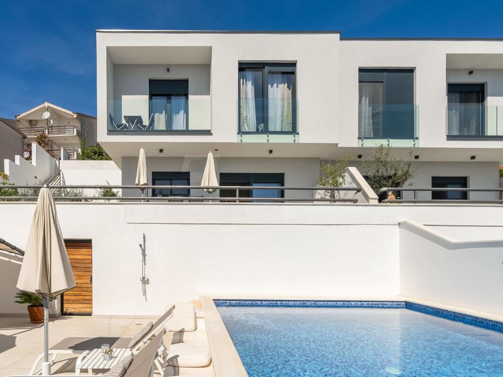 Holiday Home Villa Meri 2 by Interhome — Hotel in Okrug Gornji