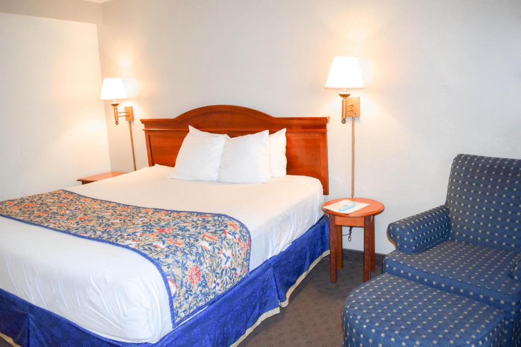 Attleboro Motor Inn photo