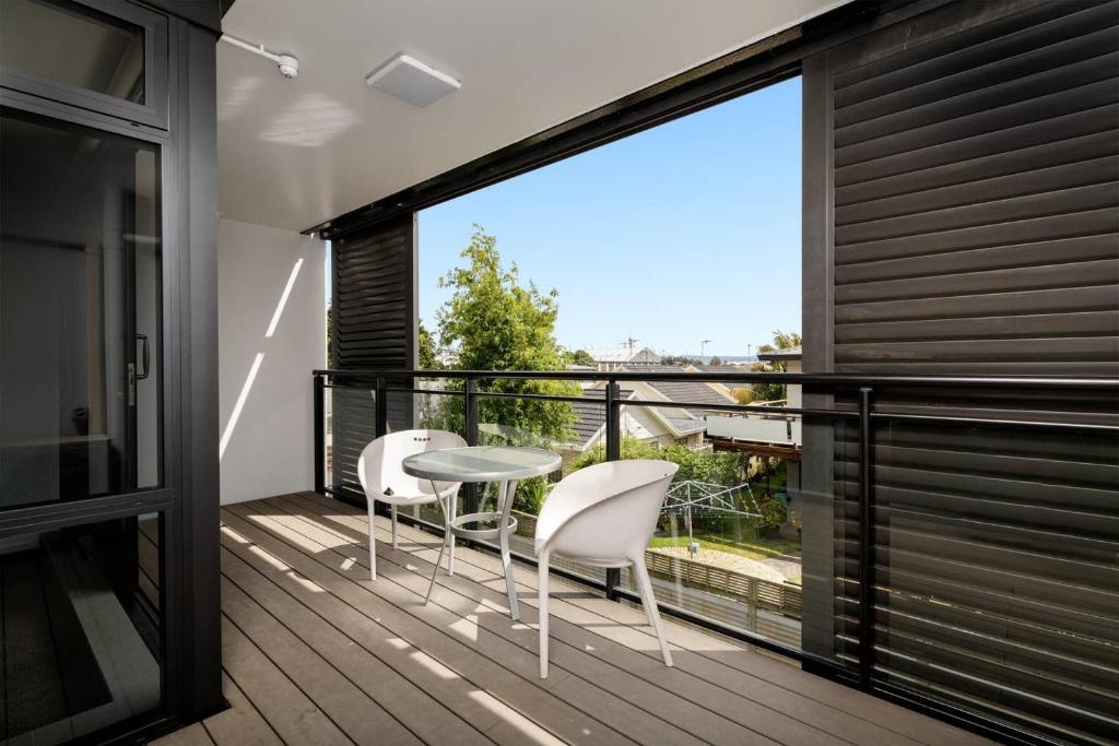 Central Mount Apartment, Quiet and Spacious with Pool photo
