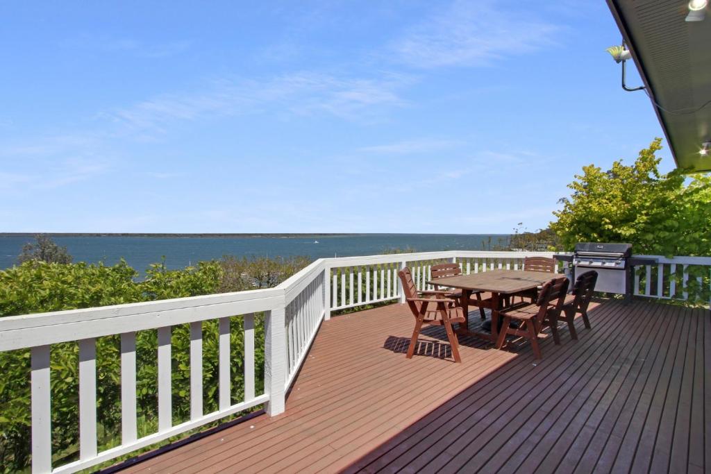Metung Lake House photo