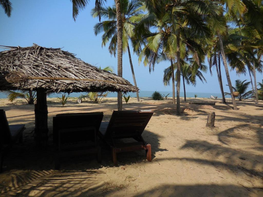 Kanan Beach Resort photo
