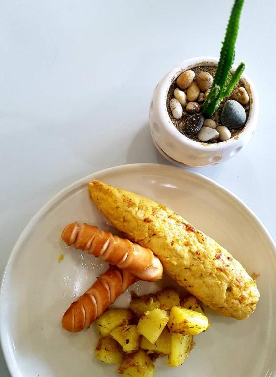 Food and beverages, BanPunmanus Hotel in Krabi