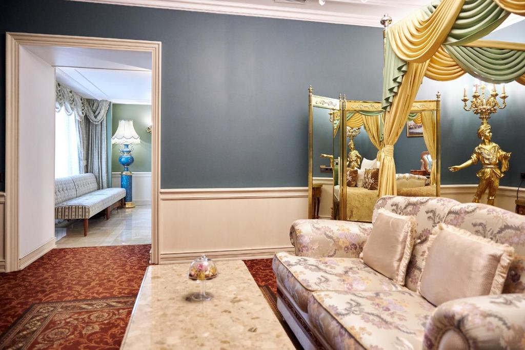 Trezzini Palace Hotel photo