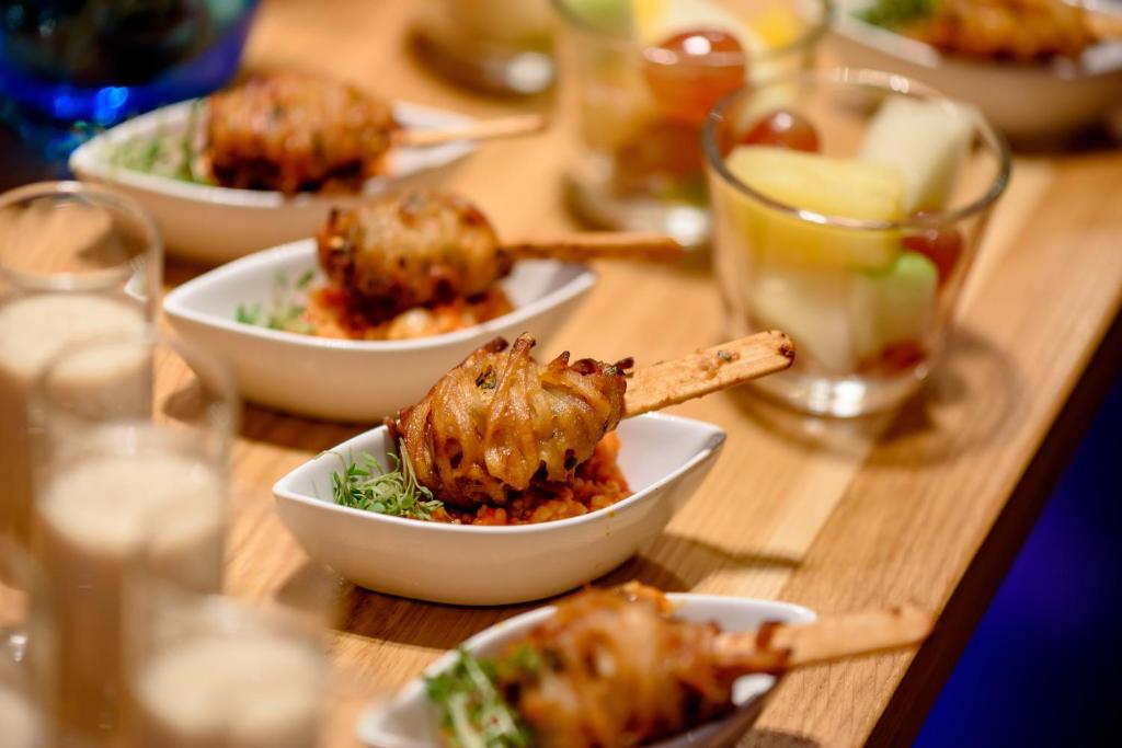 อาหารและเครื่องดื่ม