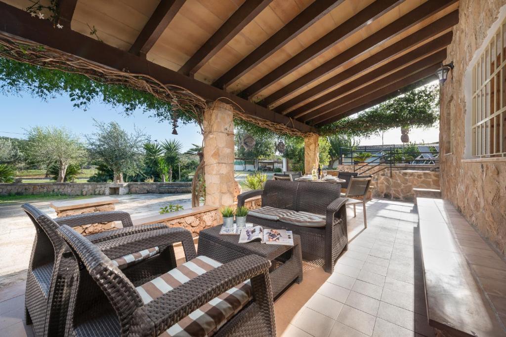 Villa Can Pau, pool and garden close to the beach - 5