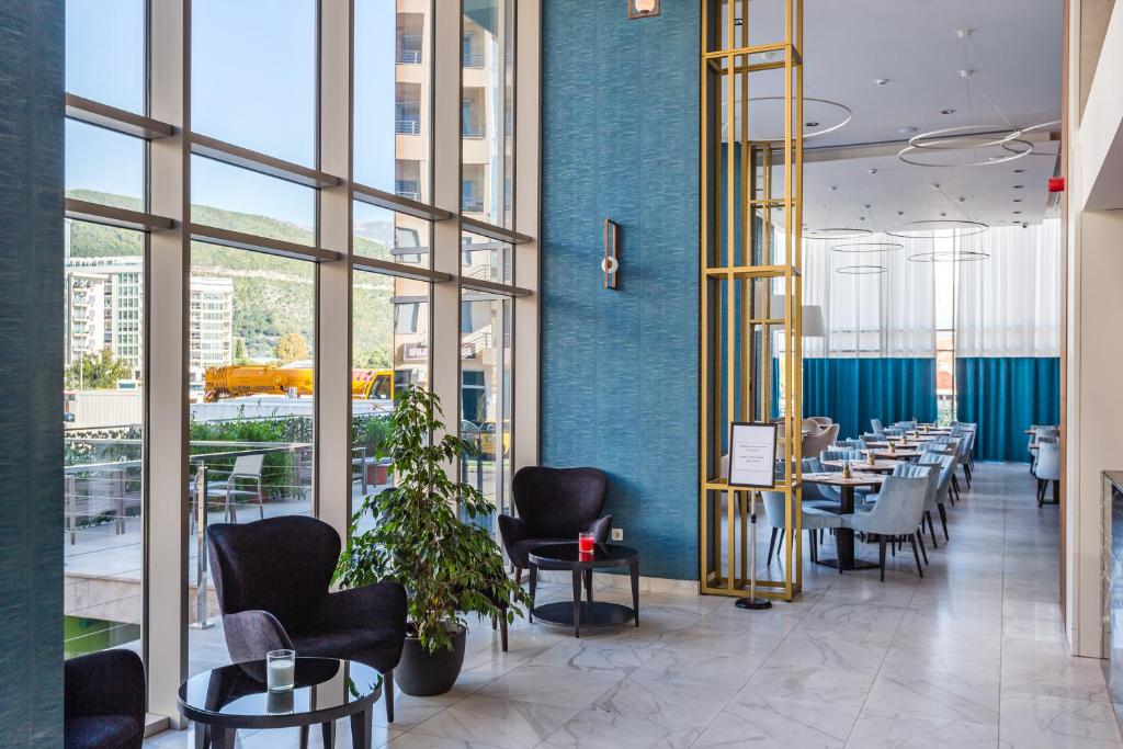Hotel WOW photo