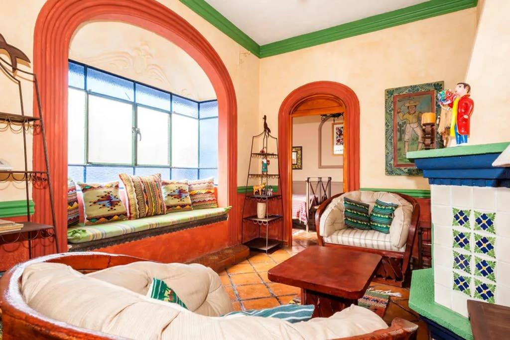 Great 2 Bedroom apt @ the middle of everything - 3