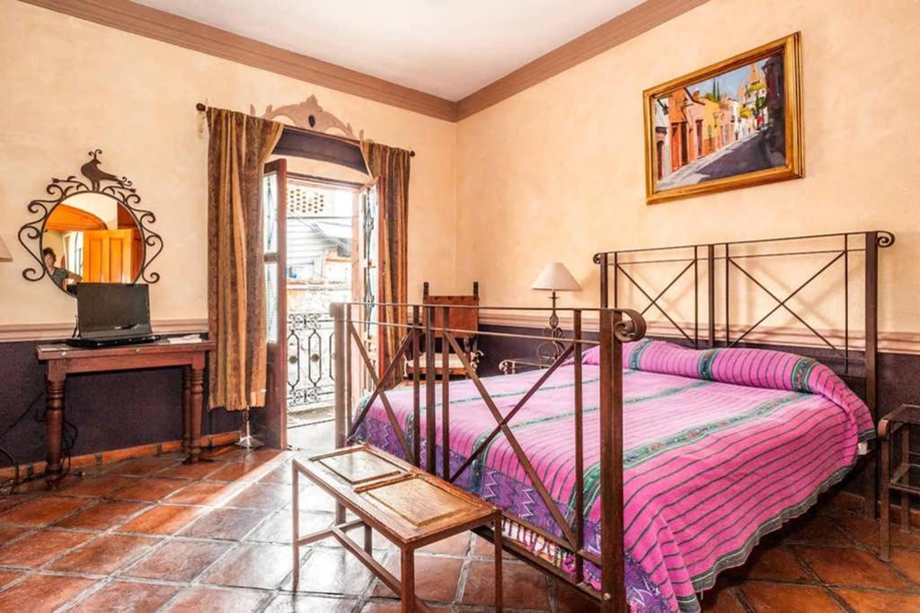 Great 2 Bedroom apt @ the middle of everything - 5