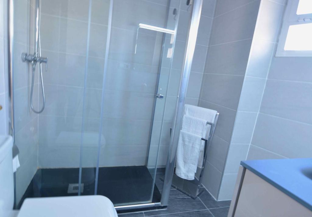 Reus Bedrooms 2 habitaciones con bano privado y cocina compartida photo