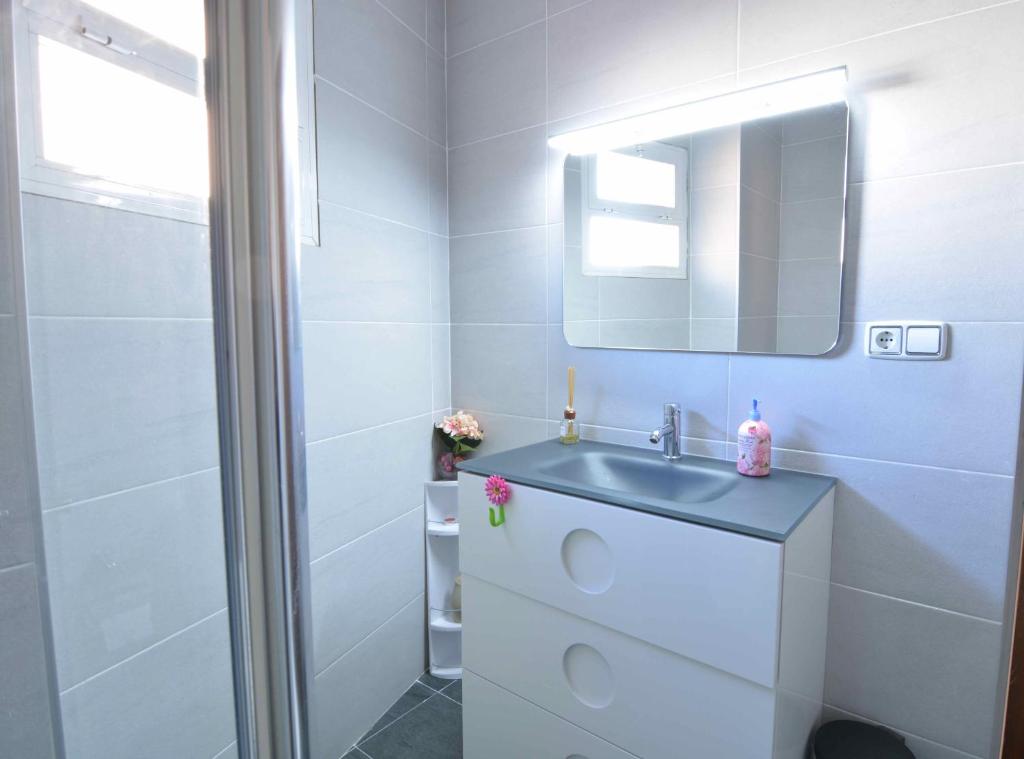 Reus Bedrooms 2 habitaciones con bano privado y cocina compartida photo
